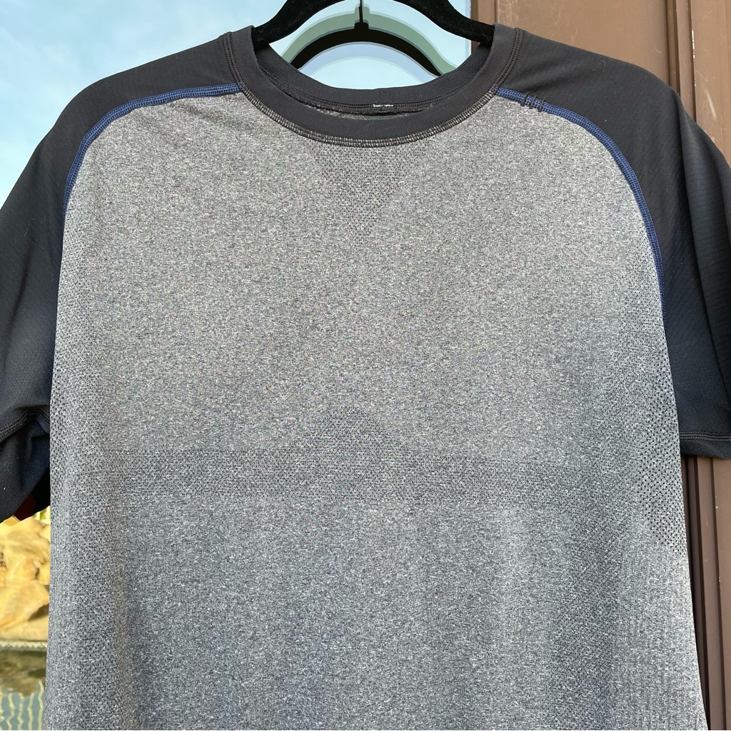 Lululemon Grey/Black Performance Tee L